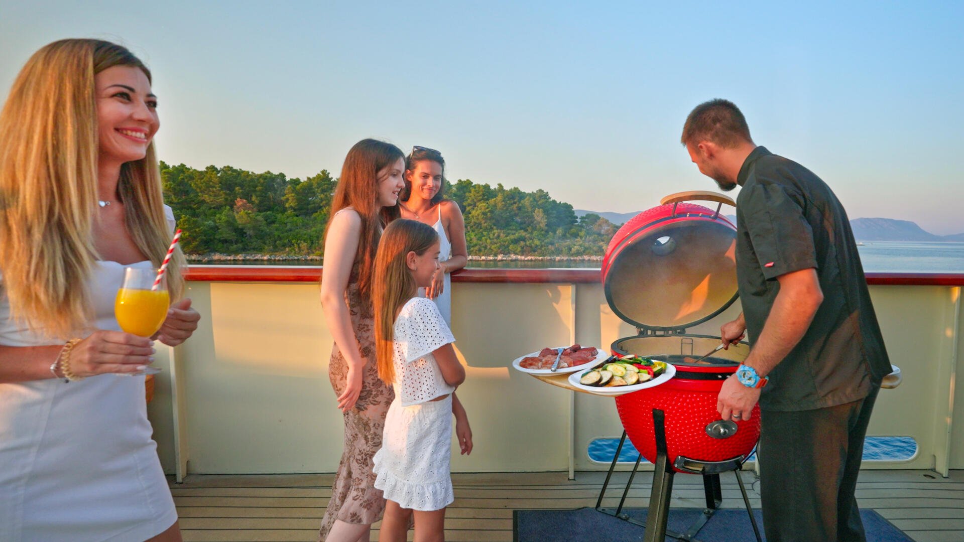 13-Casablanca-sundeck-grill_.jpg