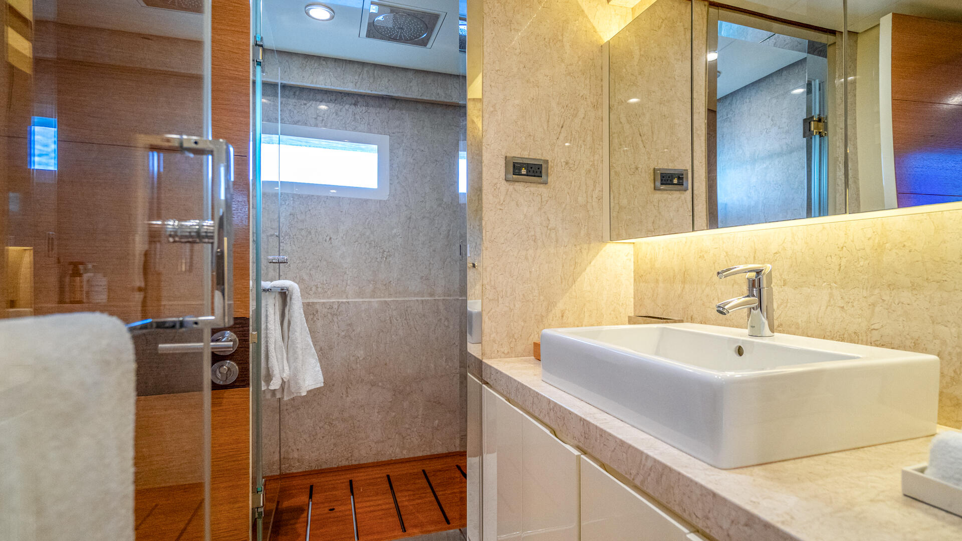 32-Silent-World-Double-cabin-ensuite_.jpg