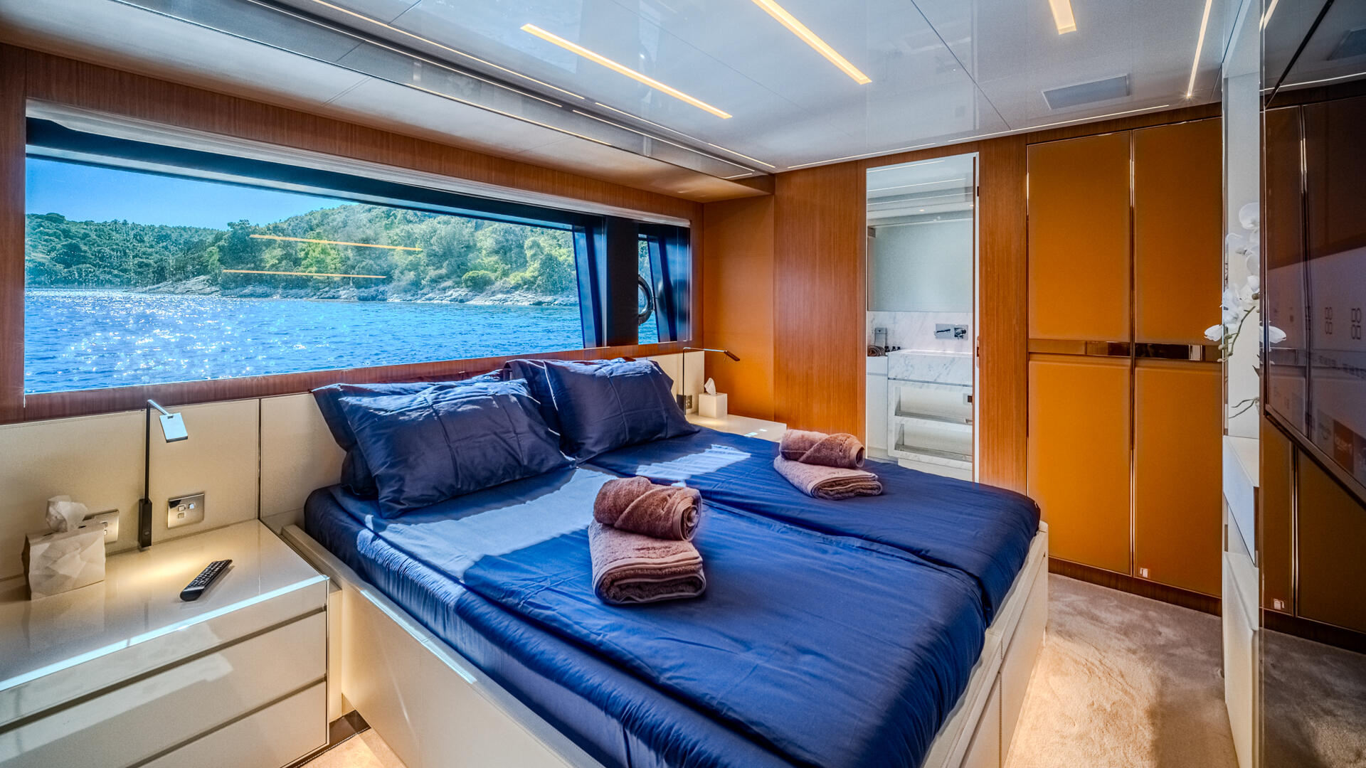 30-No-Stress-888-Double-cabin-2_.jpg