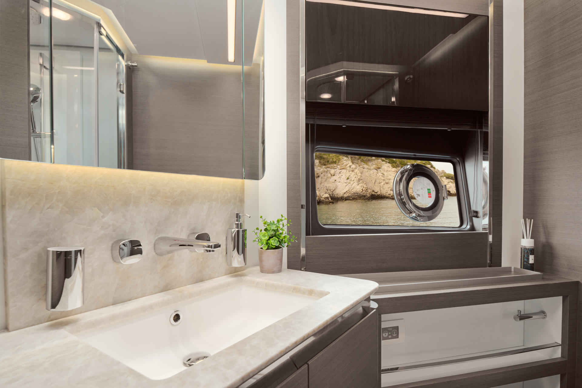 29-Myne-double-cabin-bathroom_.jpg