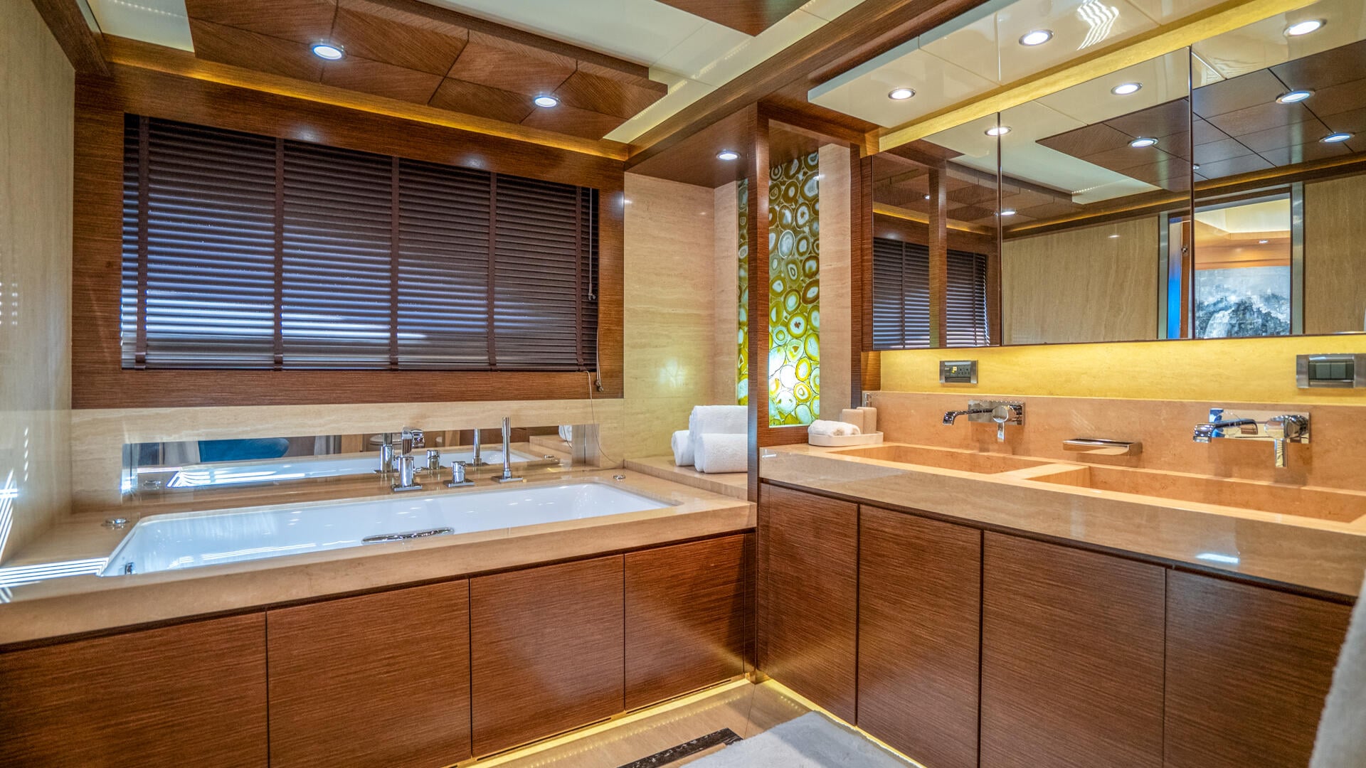 35-Silent-World-Master-ensuite_.jpg