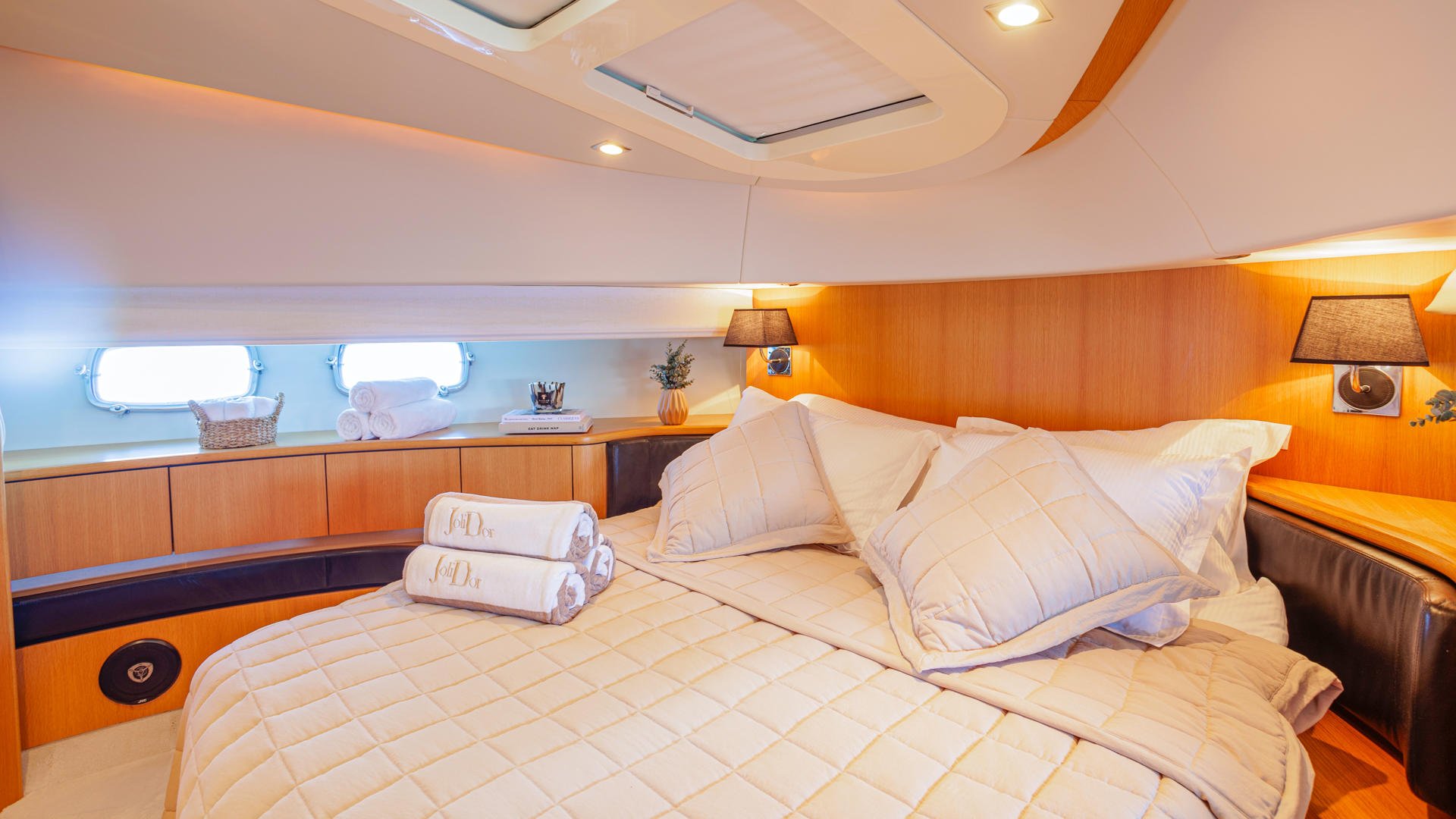 22-JoliDor-VIP-cabin_.jpg
