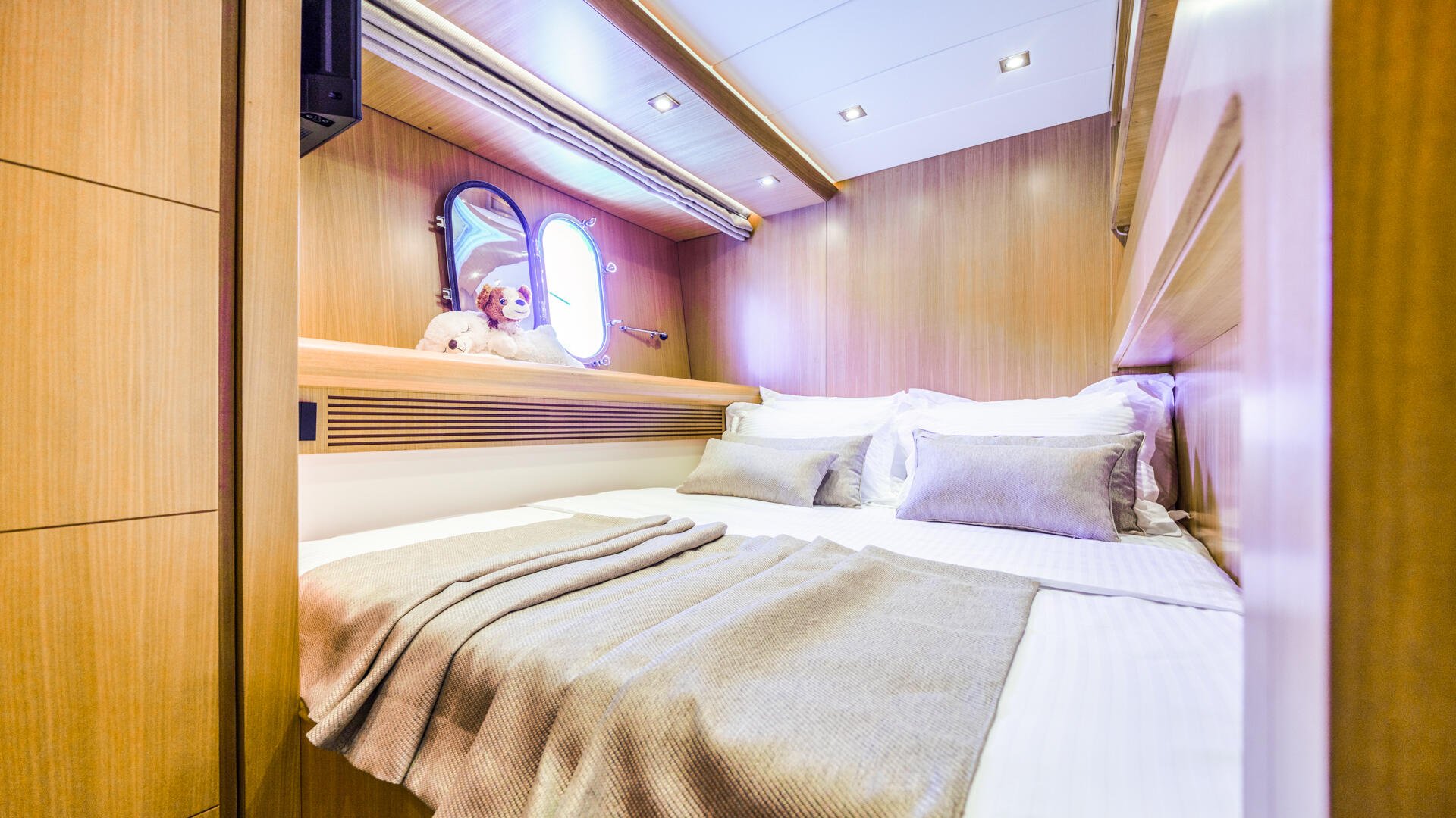 32-Cynthia-Double-cabin_.jpg