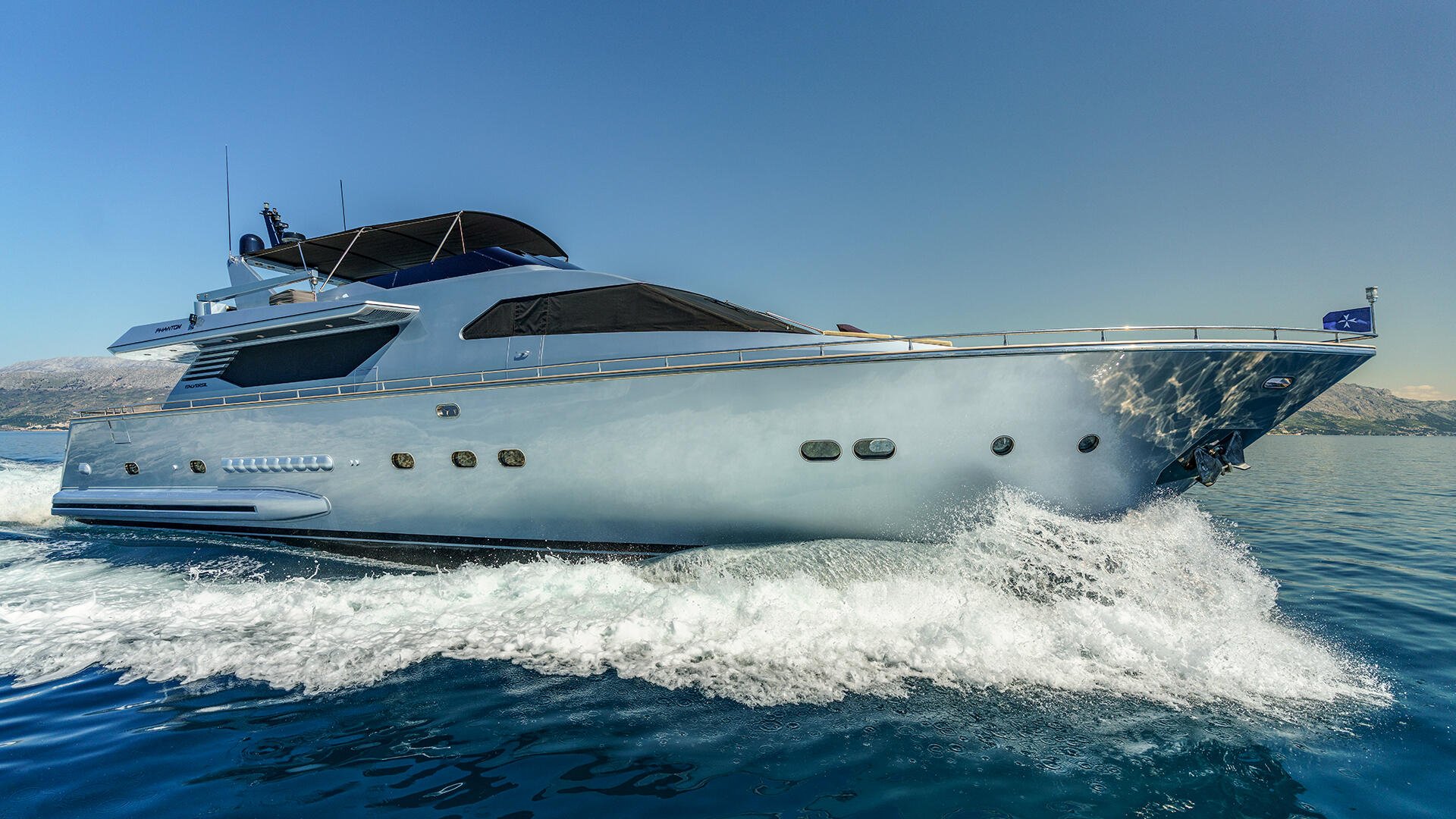 00-Phantom-cruising-in-elegance_.jpg