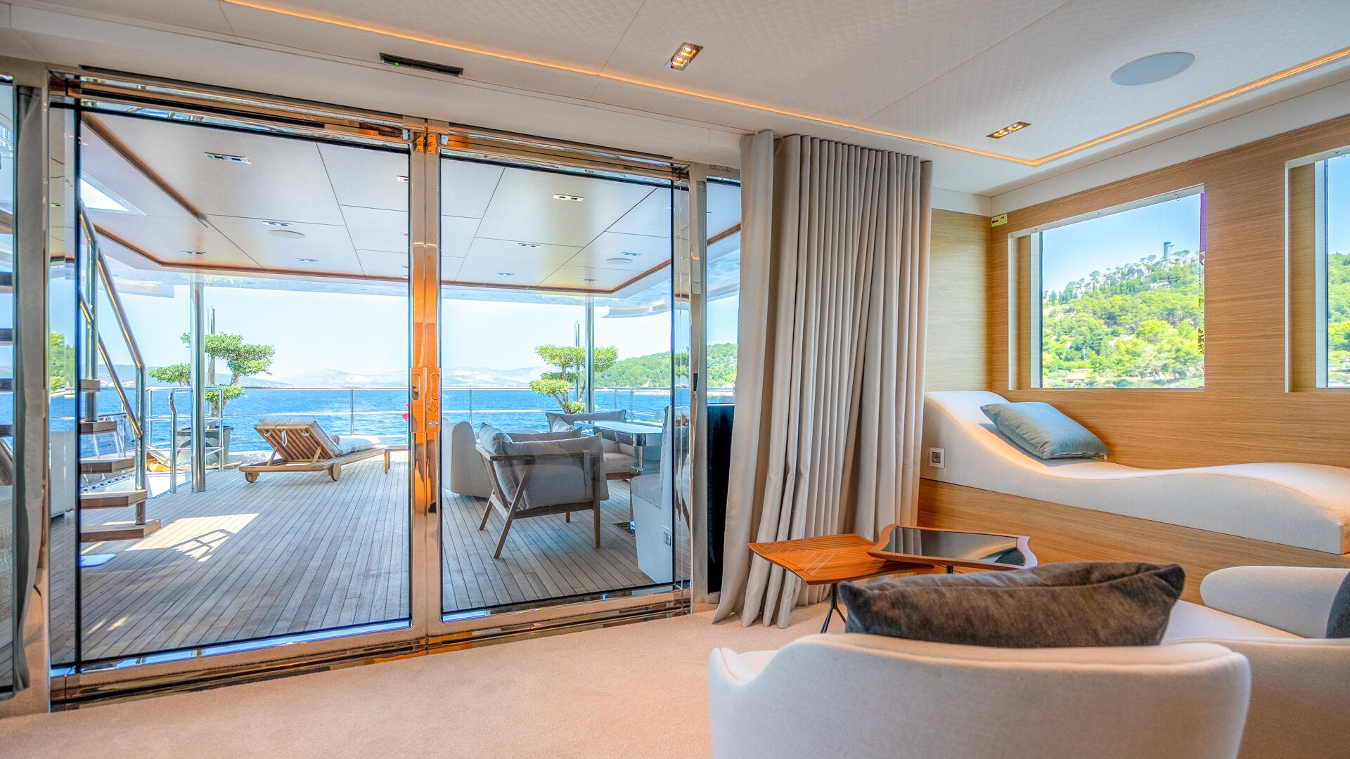 14-Renata-Master-deck-salon_.jpg