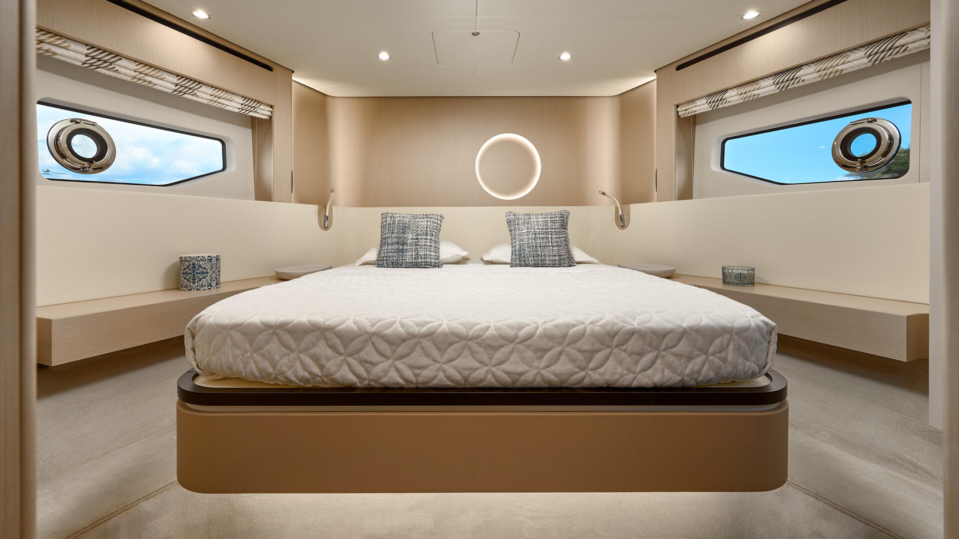 31-Aglaya-VIP-cabin_.jpg