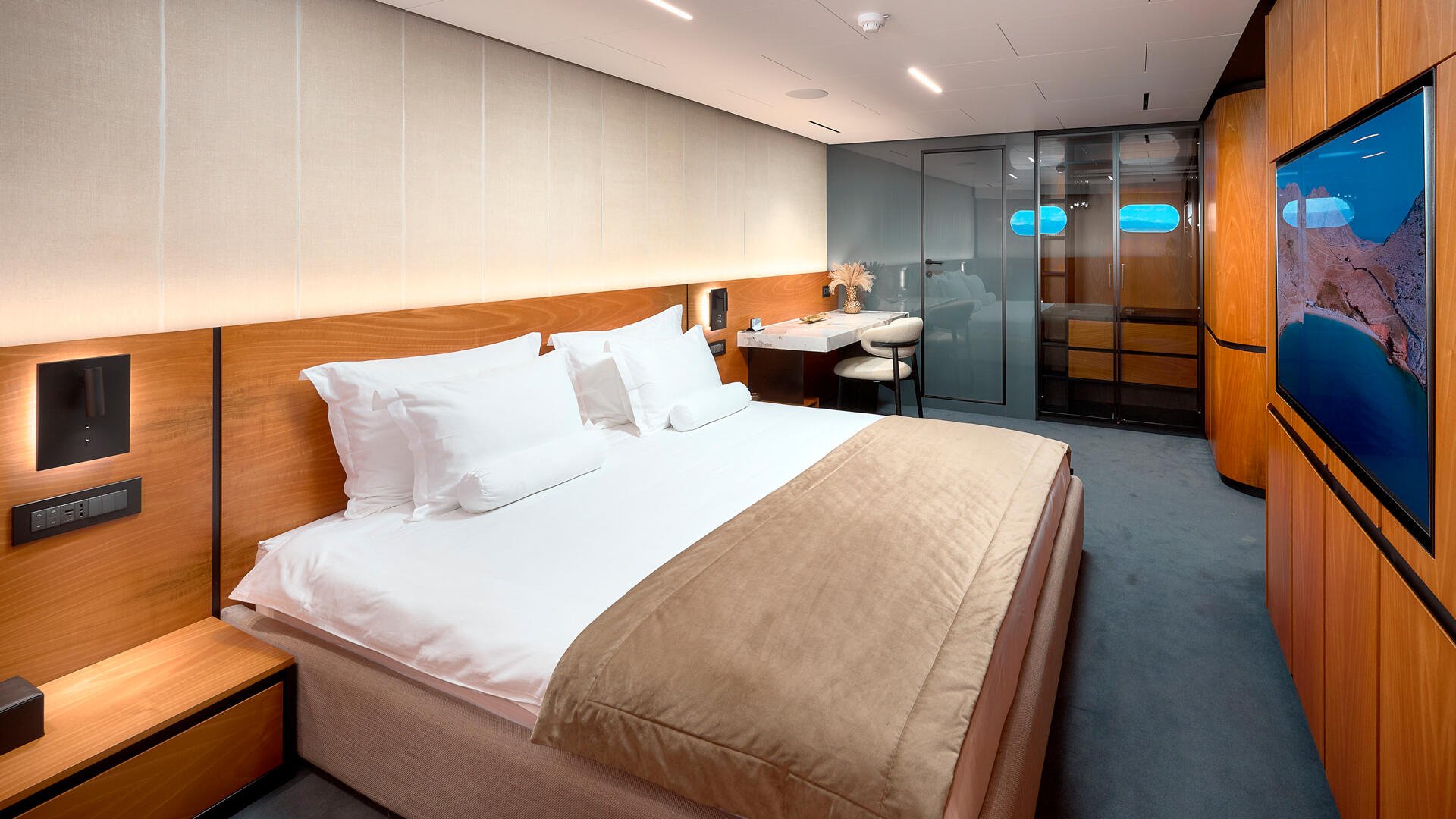 38-Marallure-VIP-cabin_.jpg