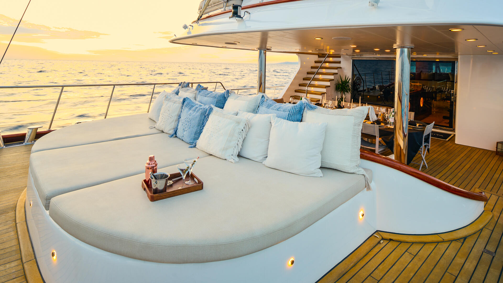 15-Lady-Gita-aft-lounge_.jpg