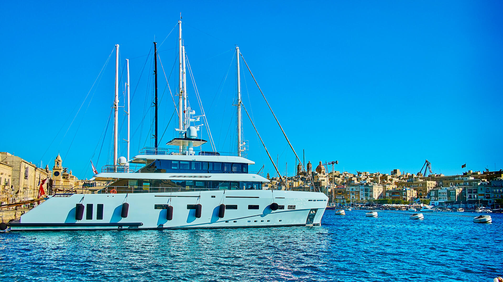 06-RENATA-in-the-port_.jpg