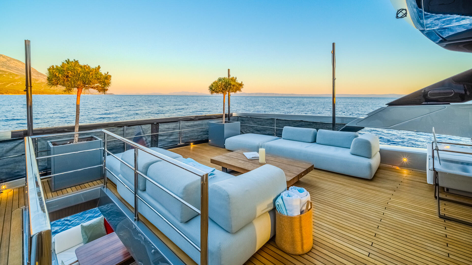 17-No-Stress-888-lounge-area_.jpg