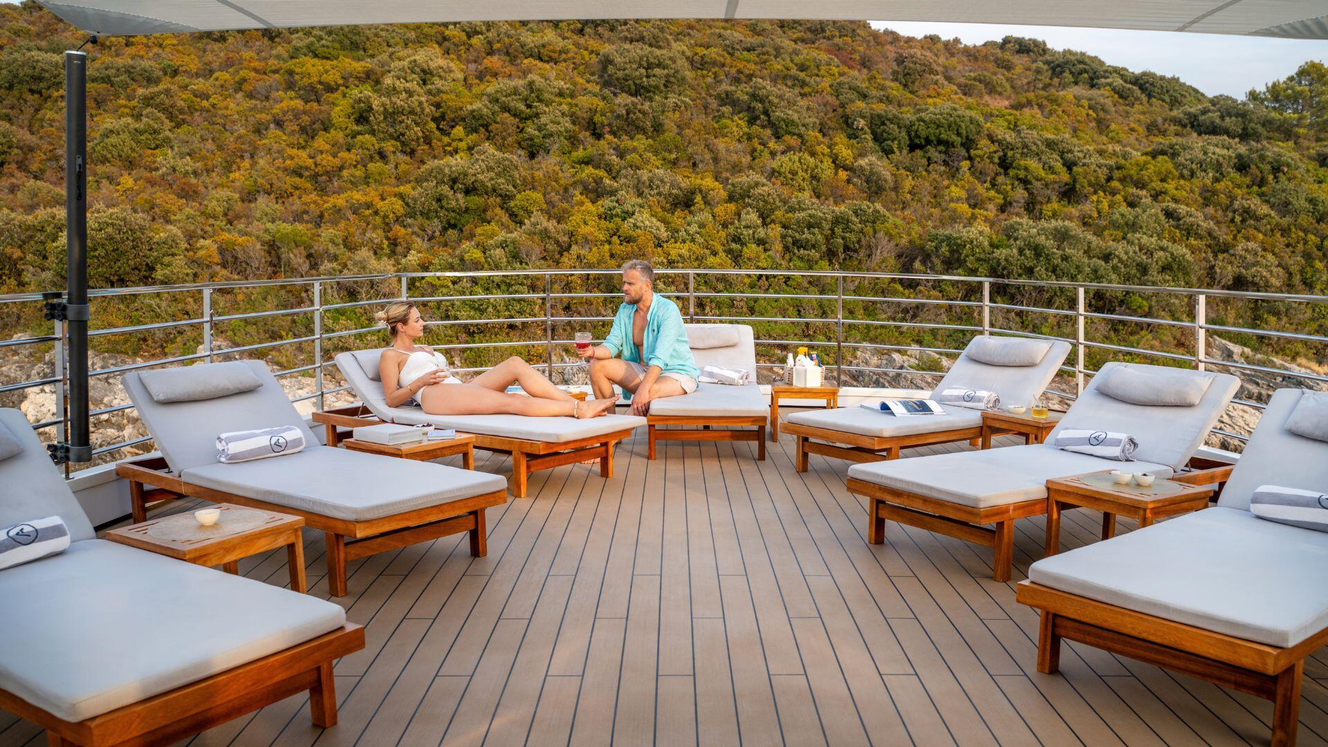 35-Argo-sundeck_.jpg