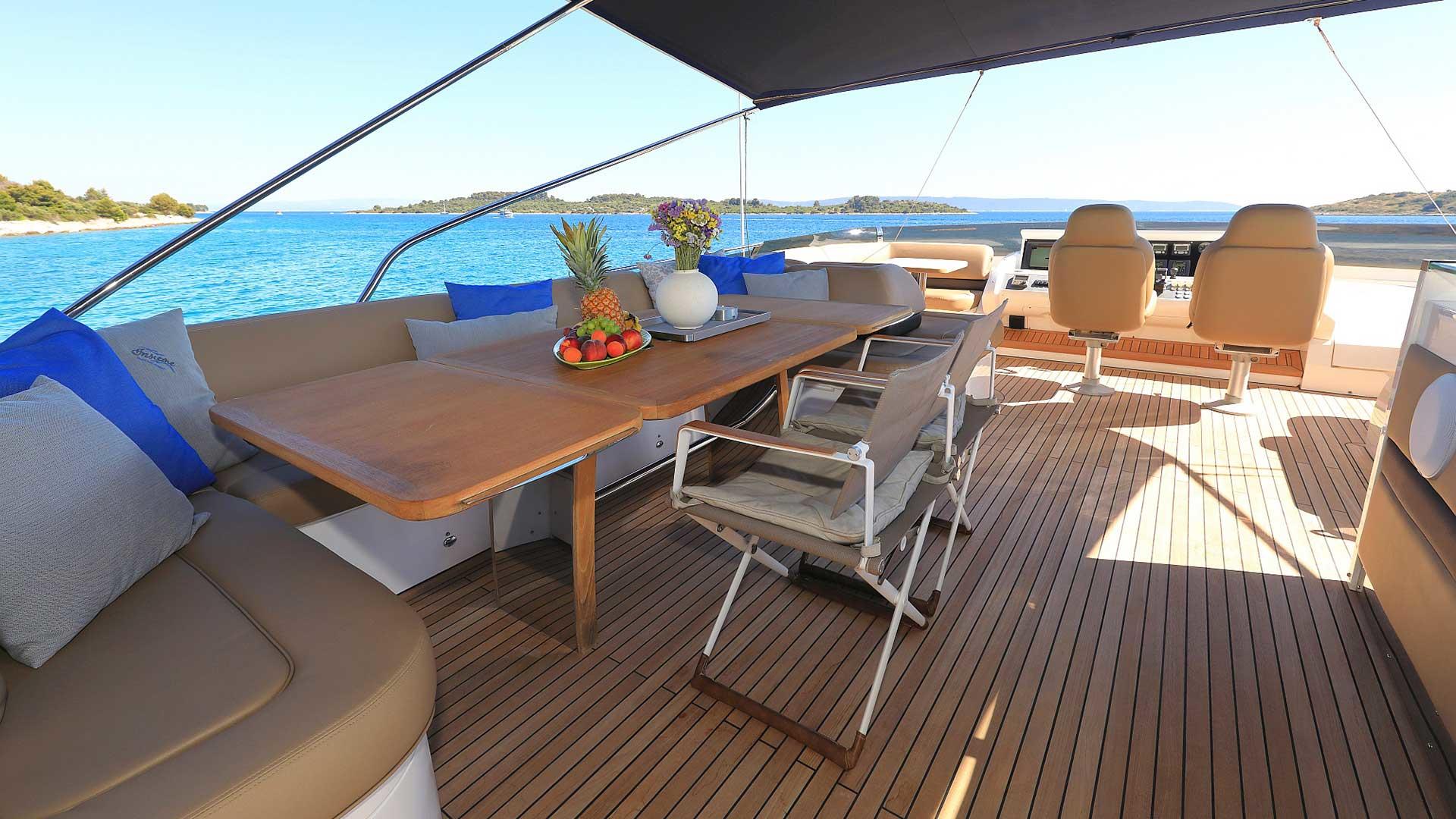 08-INSIEME-Sundeck_.jpg