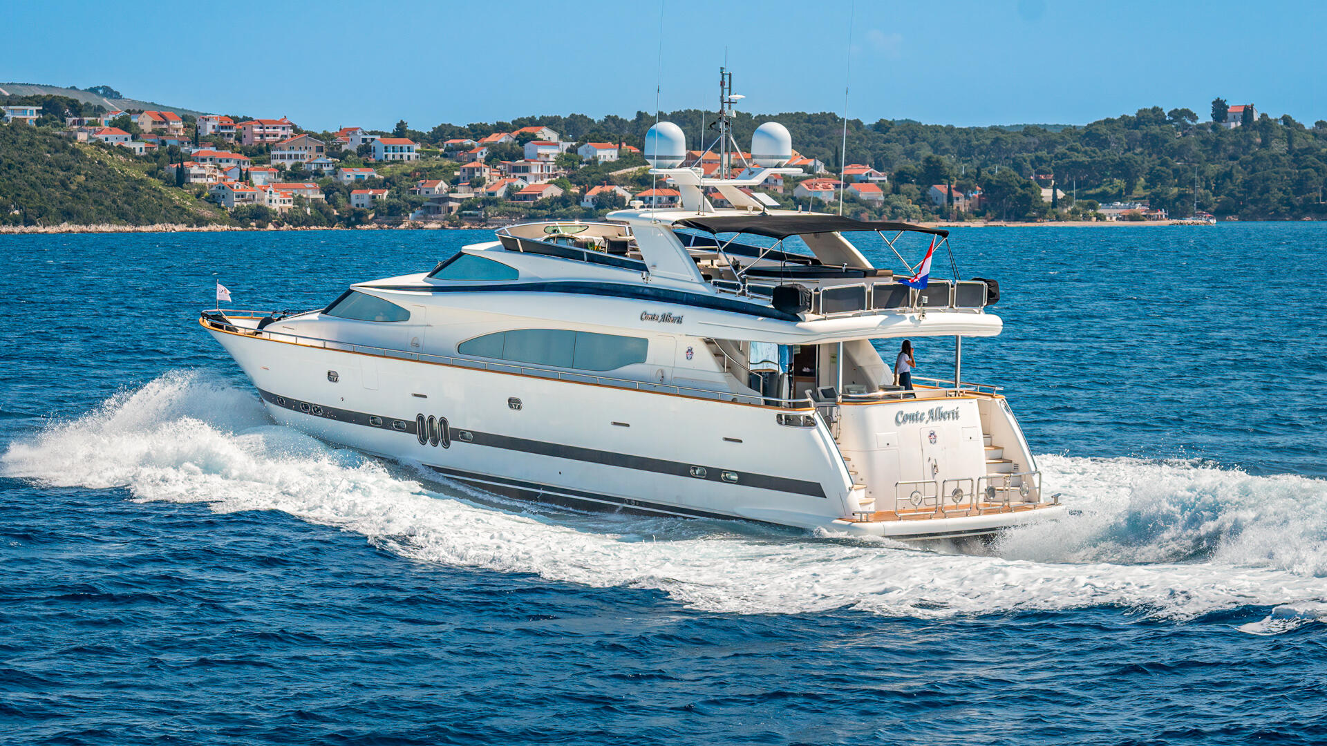 04-Conte-Alberti-cruising_.jpg