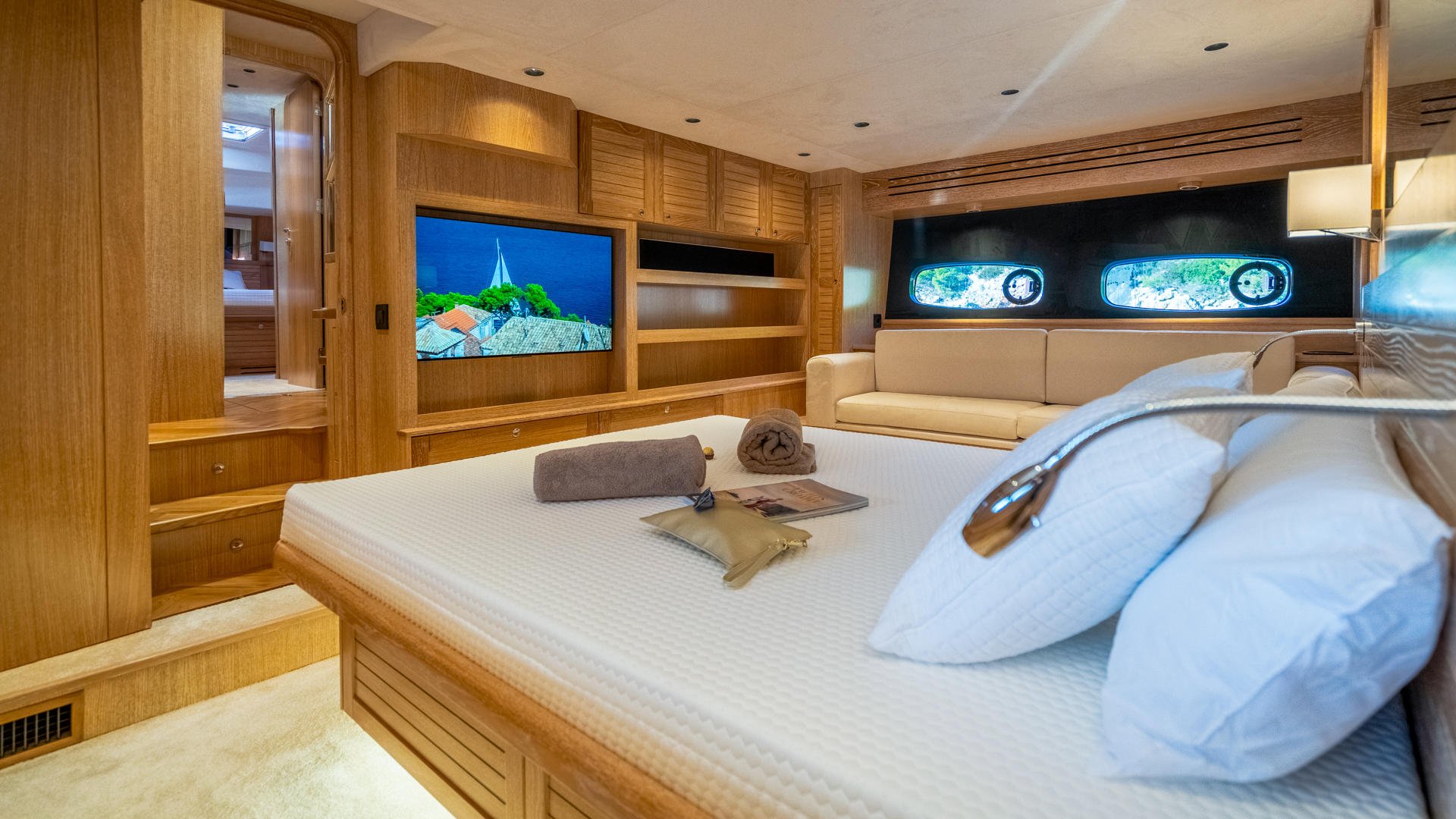 20-Cloud-9-Master-cabin-view_.jpg