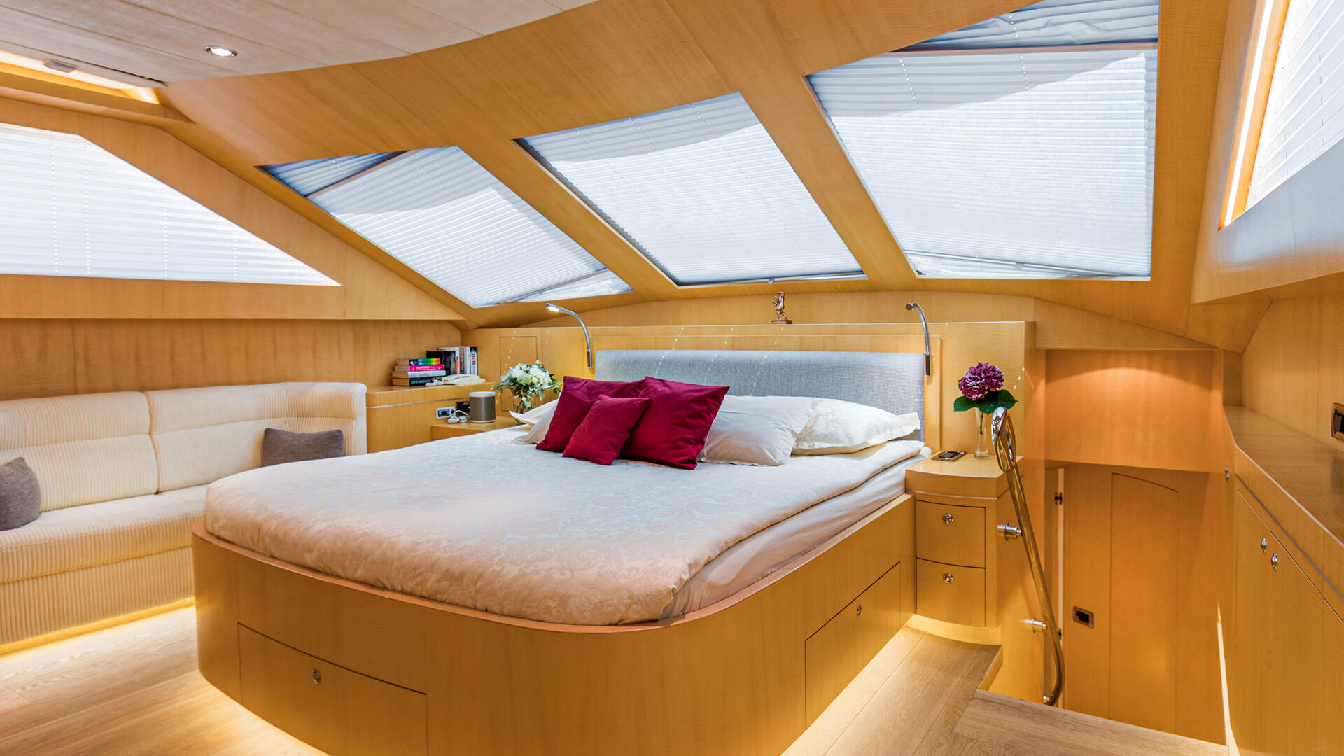 19-Conte-Alberti_master-cabin_.jpg