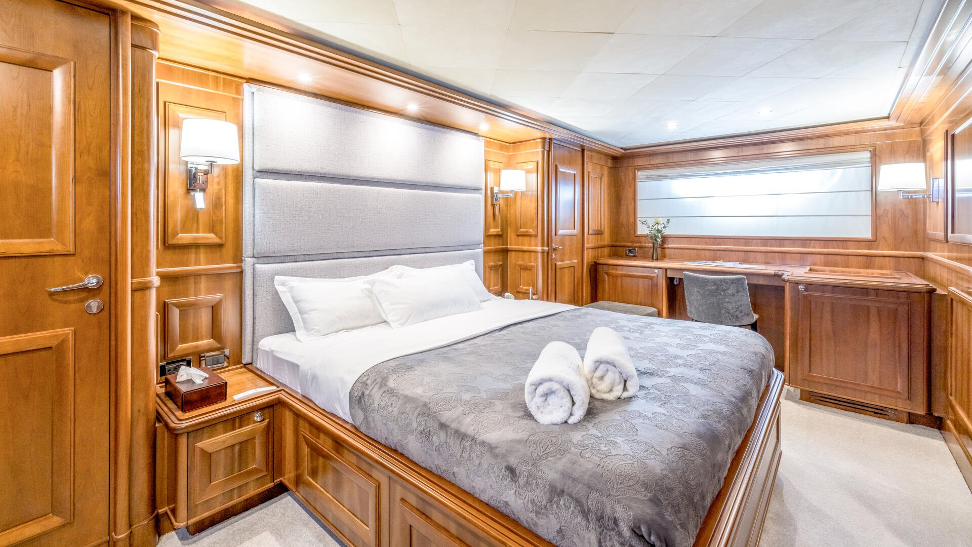 25-Klobuk-VIP-cabin-view_.jpg