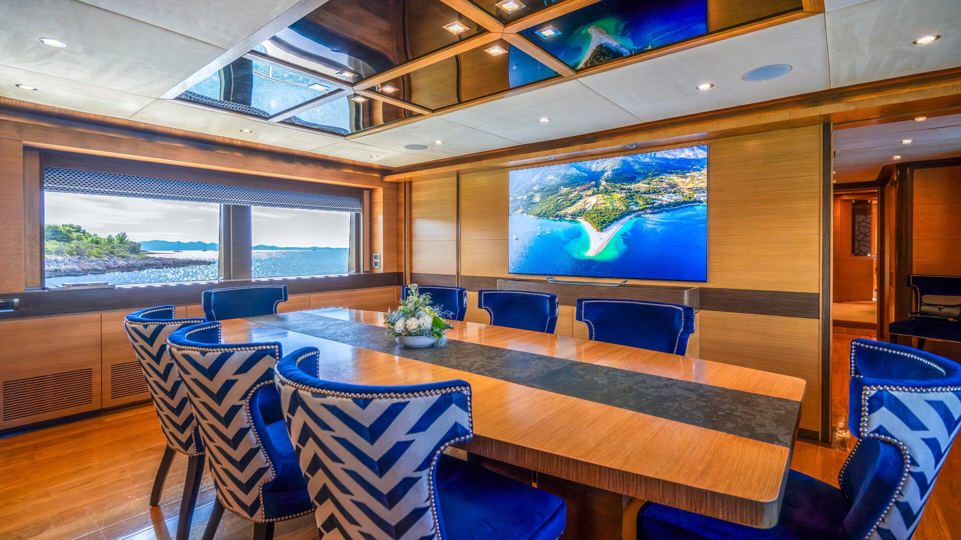 18-Silent-World-dining-area_.jpg