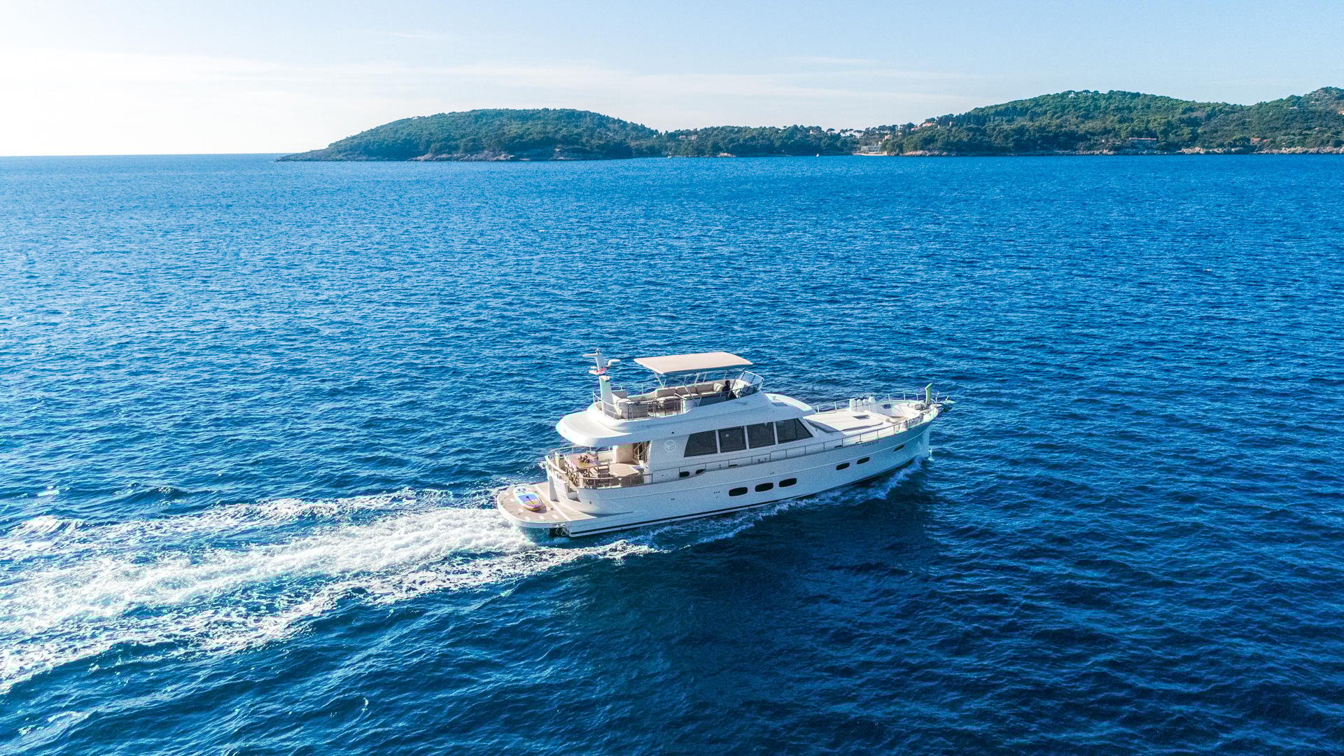 06-Cloud-9-starboard-view_.jpg