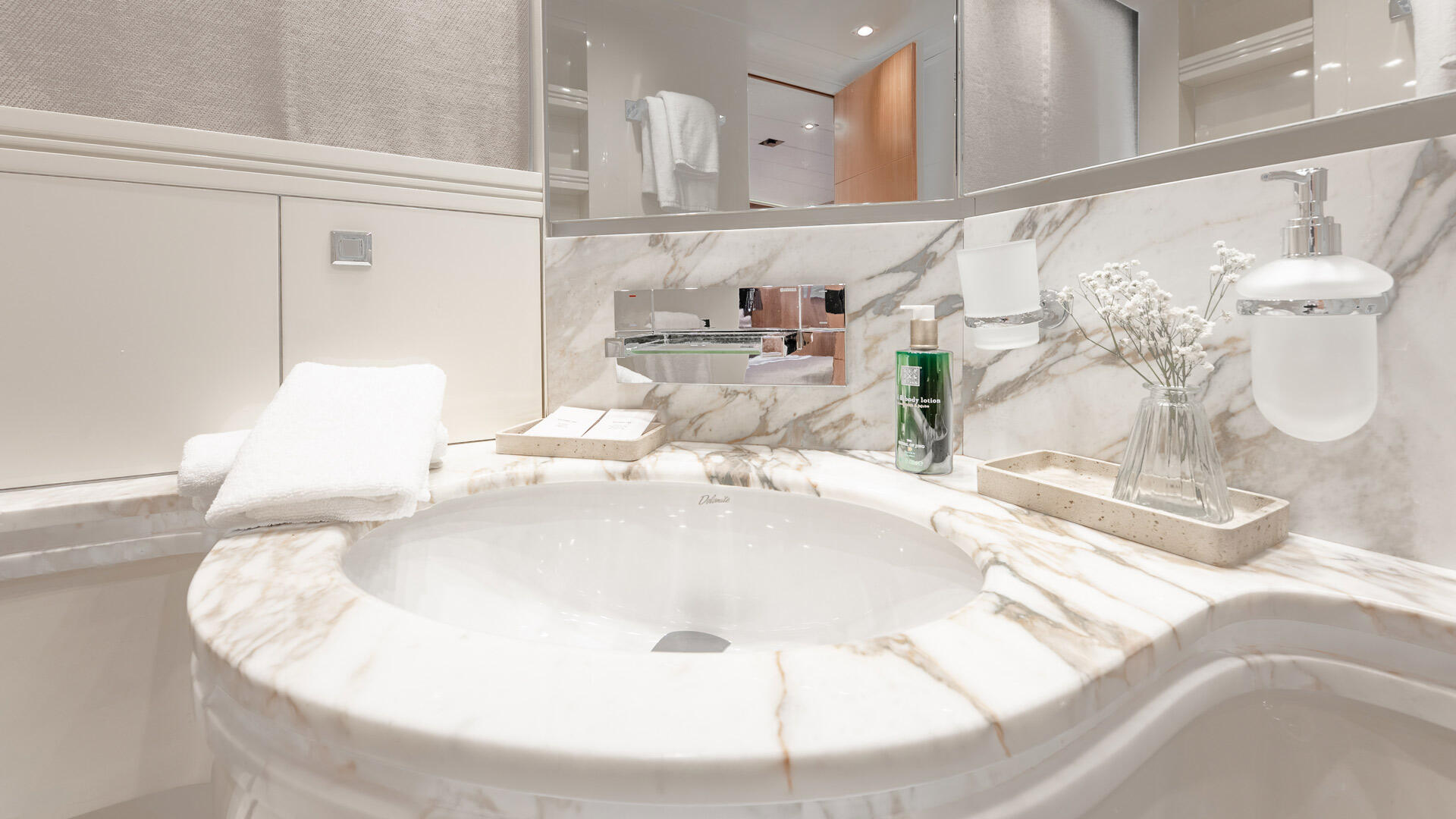 30-Cynthia-bathroom-detail_.jpg