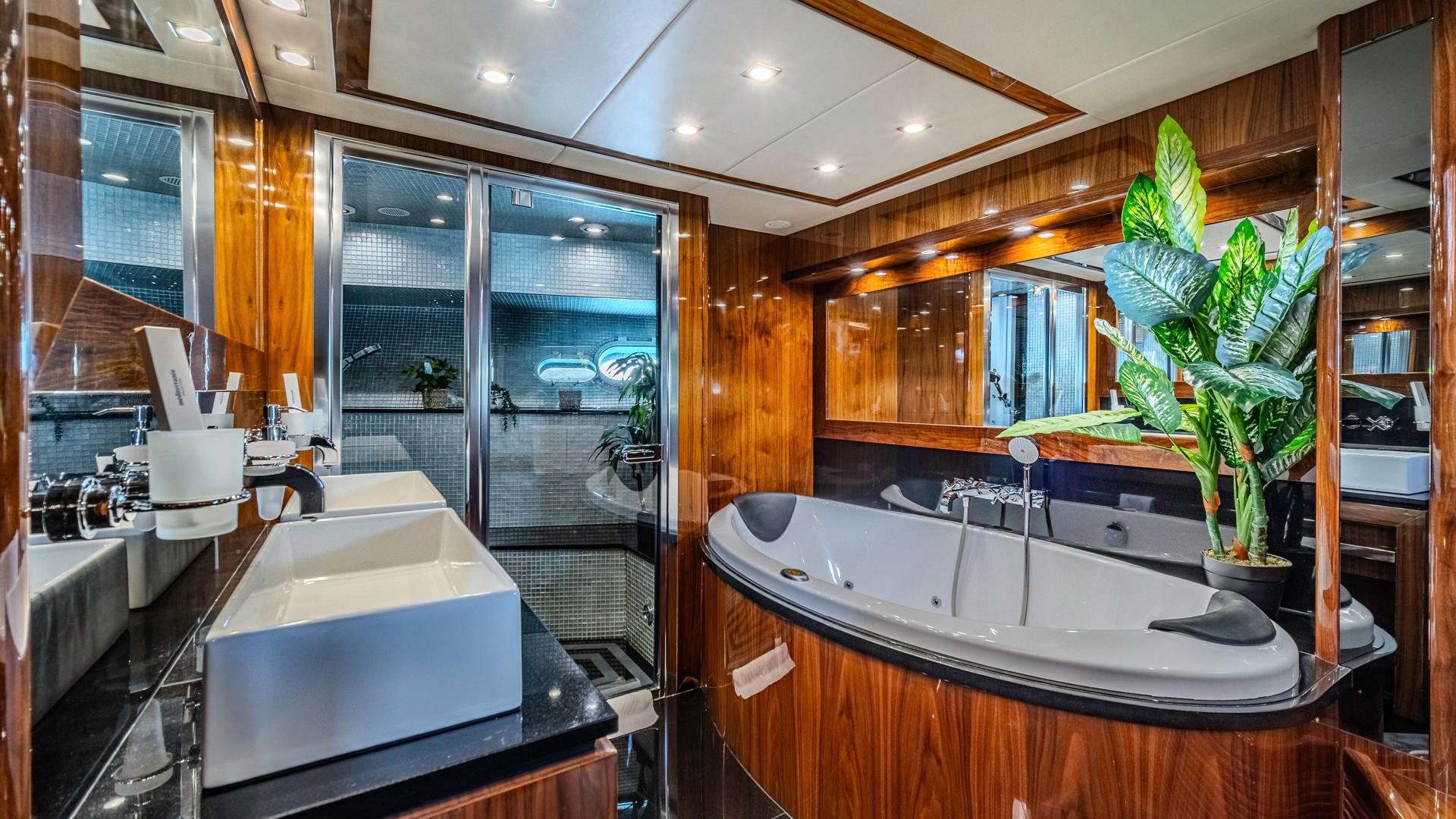 24-Arago-Master-bathroom _.JPG