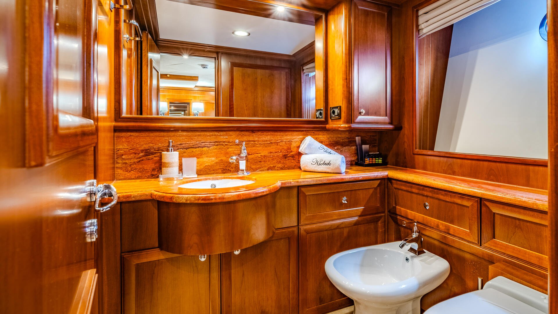 34-Klobuk-Double-cabin-ensuite_.jpg