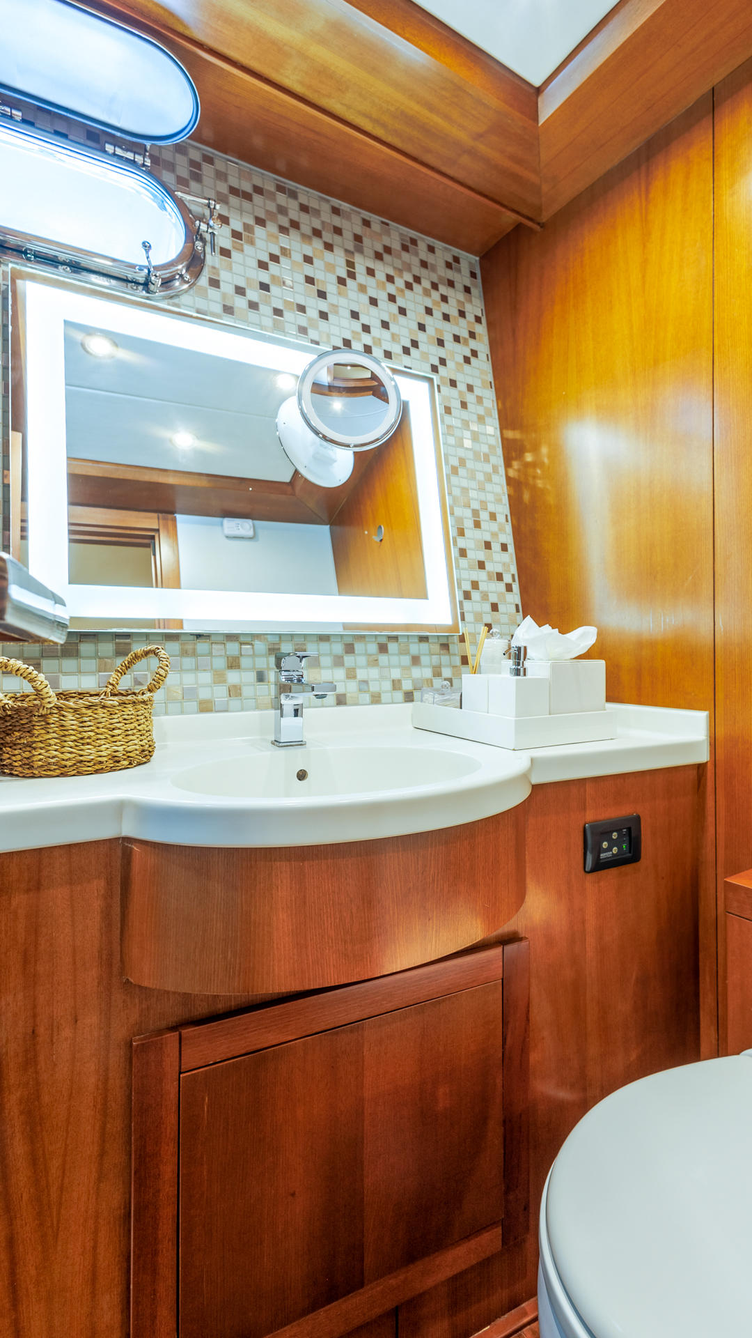 26-SAN-LIMI-Double-cabin-bathroom_.jpg