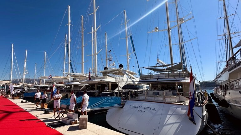 CROYA Yacht Charter Show 2025.